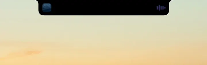 The Notifications widget listing recent messages under the notch